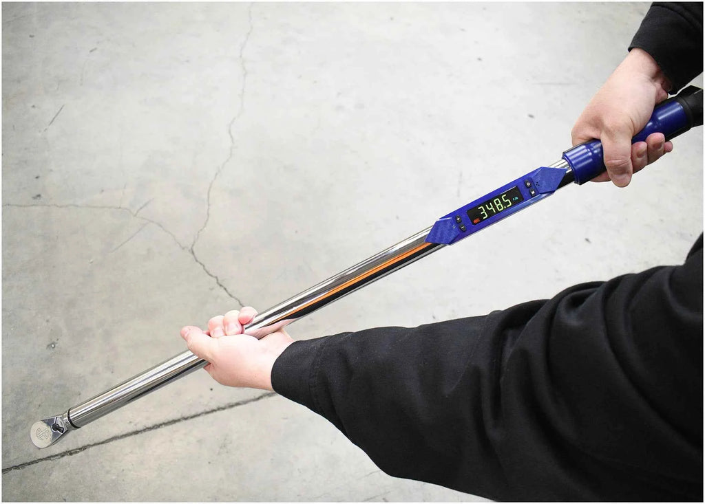 Astro Pneumatic - World’s 1st 350ft/lb 1/2″ Drive Torque Wrench - Digital