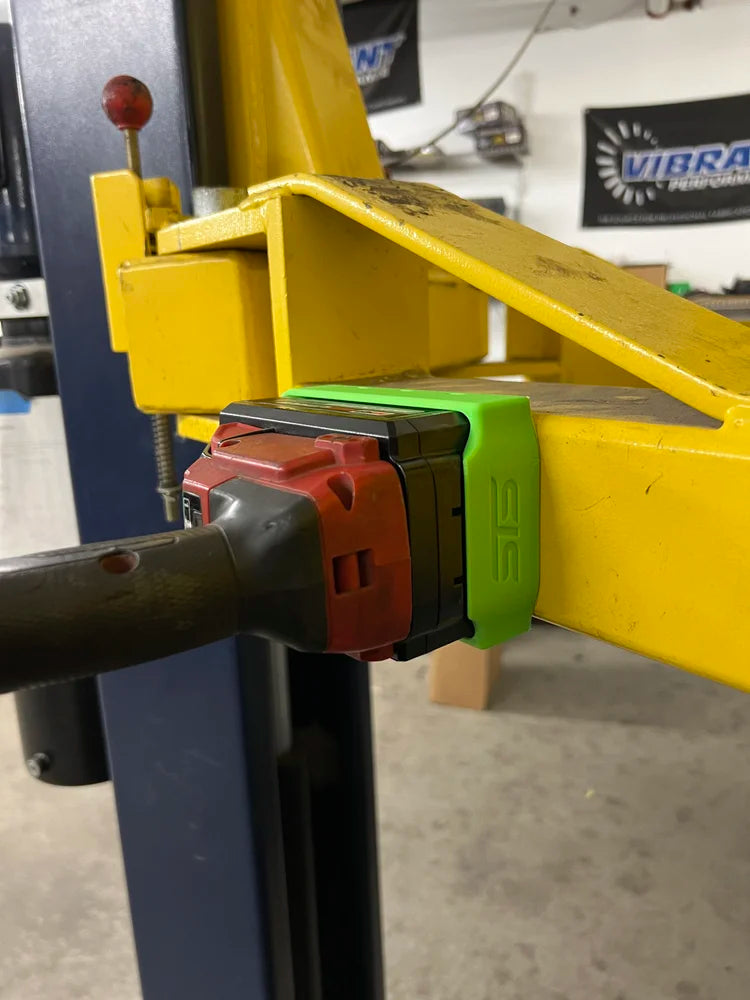 STS Auto Design MW1868HO – Milwaukee M18 Hi Output 6.0Ah/8.0Ah Magnetic Battery Cover